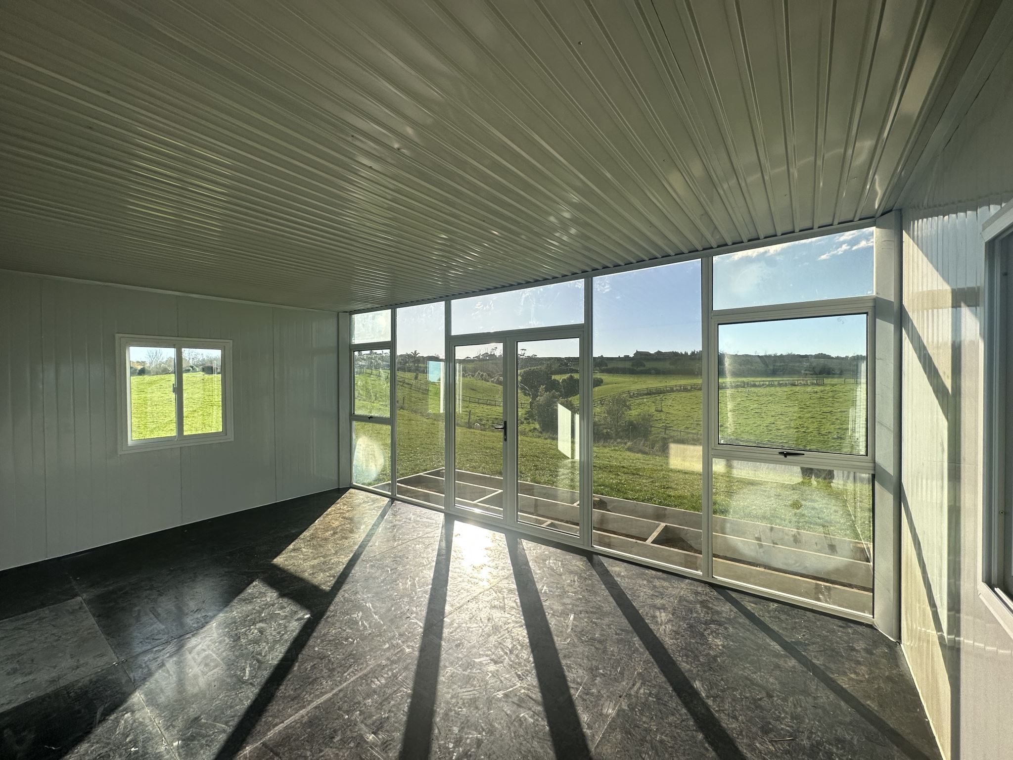 LARGE CABIN  6 x 4 m GW