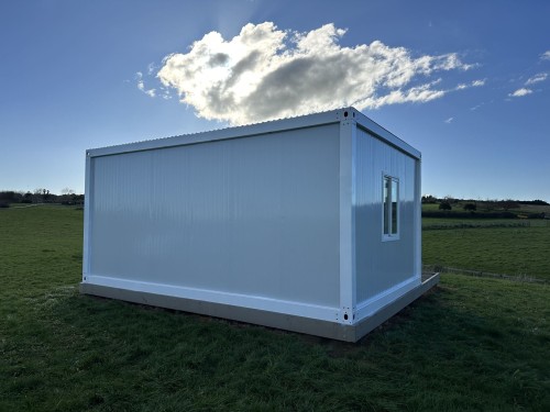 LARGE CABIN  6 x 4 m GW